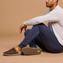 OluKai Mua 'Ili - Dark Wood / Silt -Trend Shoe Shop 10502 6321 103 M MUA ILI DkWoodSilt V2