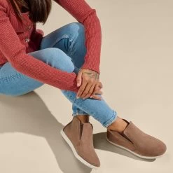 OluKai Hawai‘iloa Manu Hope - Taupe Grey / Off White -Trend Shoe Shop 20397 TG18 102 W HAWAI ILOAMANUHOPE TaupeGreyOffWhite