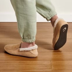 OluKai Ku‘una - Golden Sand -Trend Shoe Shop 20428 GSGS 102 W Ku una GldsGlds Web Opt