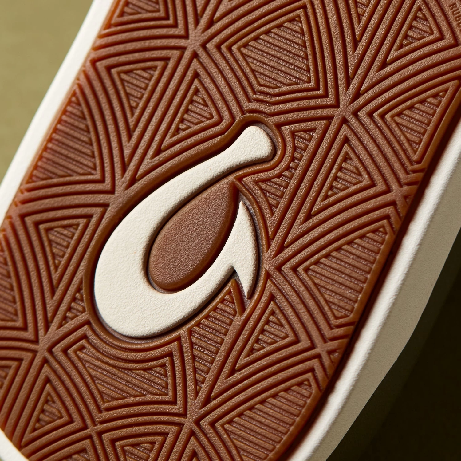 OluKai Maha 'Olu - Hunter / Aloha 8 OluKai Maha 'Olu - Hunter / Aloha - Image 6